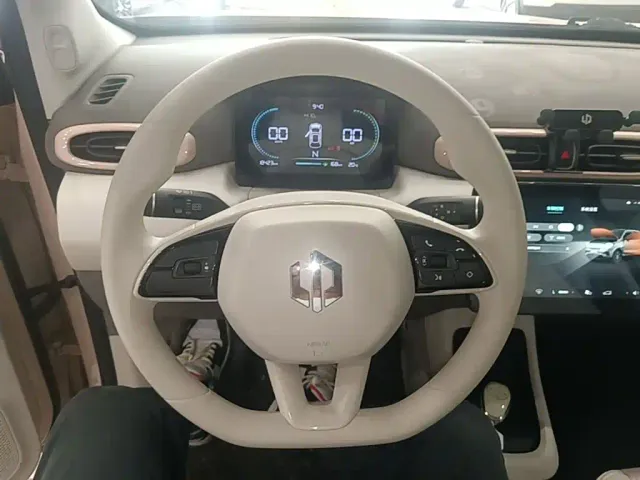 Leapmotor T03 — Фото автомобиля 10