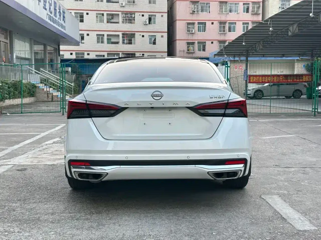 Nissan Teana — Фото автомобиля 6