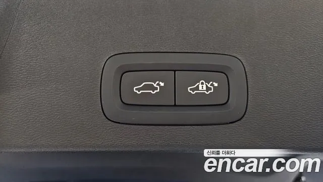 Volvo XC40 — Фото автомобиля 27
