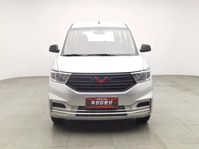 Wuling Hongguang V — Фото автомобиля 3