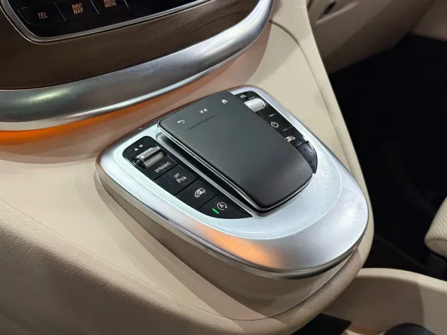 Mercedes-Benz V-Class — Фото автомобиля 6