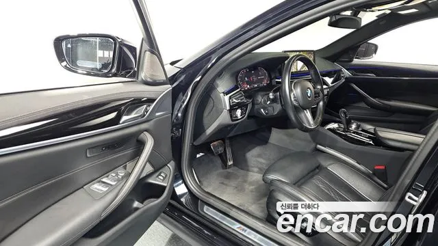 BMW 5 Series G30 — Фото автомобиля 10