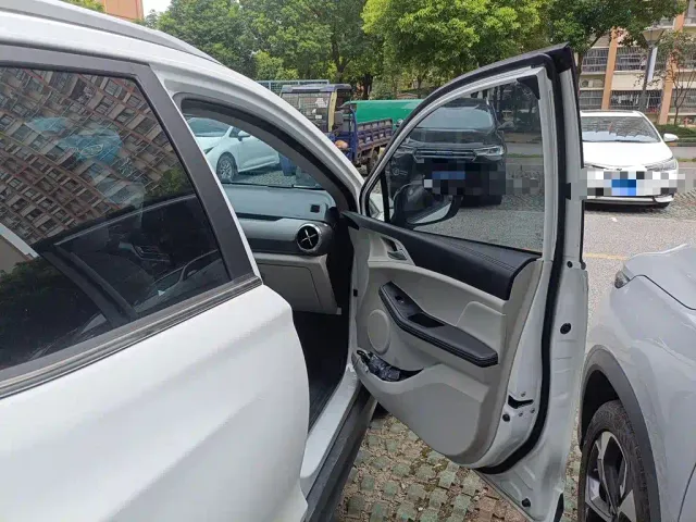 BYD Yuan Pro — Фото автомобиля 16