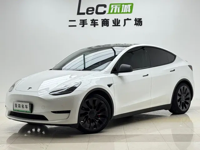 Фотография автомобиля — Tesla Model Y