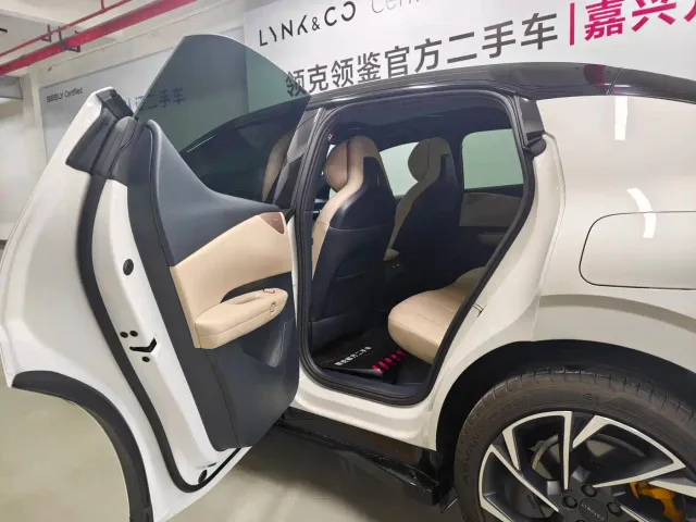 Lynk & Co Z20 — Фото автомобиля 10