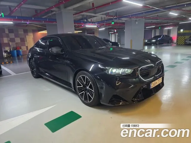 BMW M5 G90 — Фото автомобиля 2