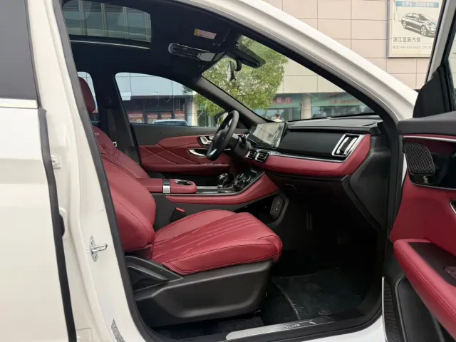 Jetour X70 Plus — Фото автомобиля 7