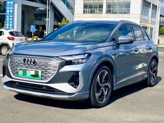 Фотография автомобиля — Audi Q4 e-tron