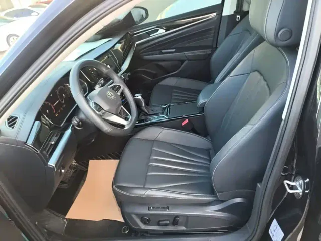 Volkswagen Passat — Фото автомобиля 14
