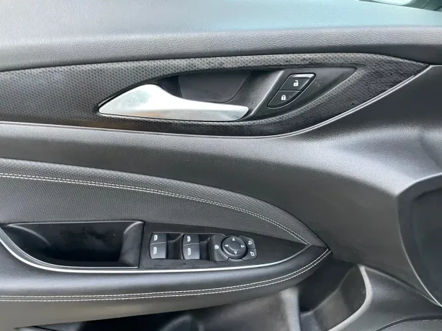 Buick Regal — Фото автомобиля 13