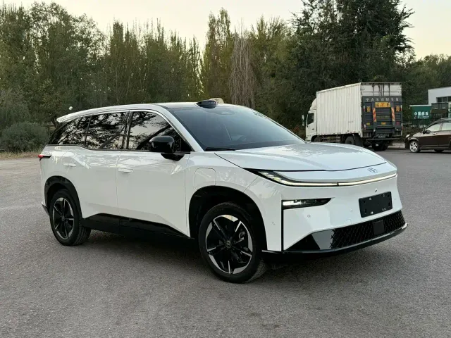 Toyota BoZhi 3X — Фото автомобиля 2