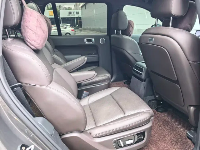 Li Auto L9 — Фото автомобиля 11