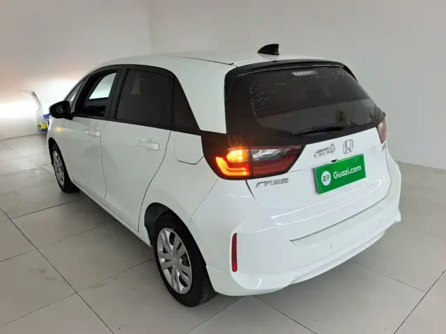 Honda Fit — Фото автомобиля 4