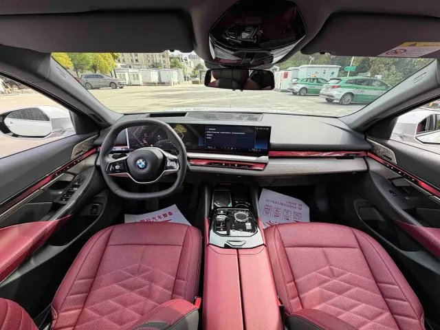 BMW 5 Series — Фото автомобиля 22