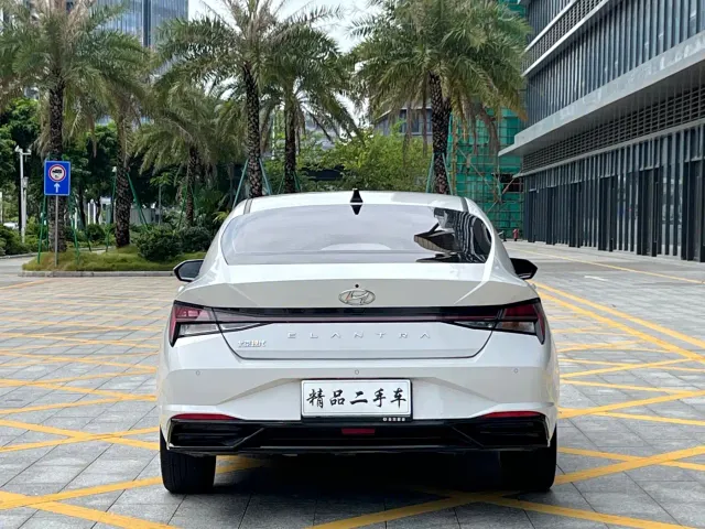Hyundai Elantra — Фото автомобиля 5