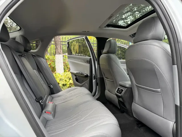 Geely Galaxy L6 — Фото автомобиля 8