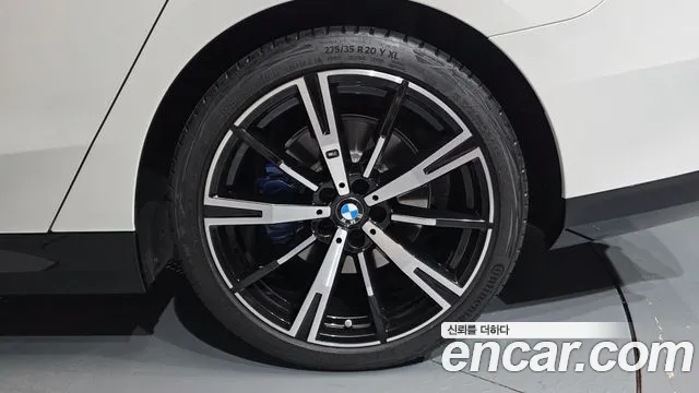 BMW 5 Series G60 — Фото автомобиля 6