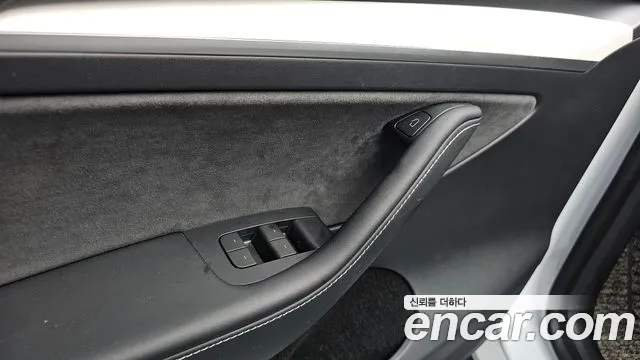 Tesla Model Y — Фото автомобиля 28