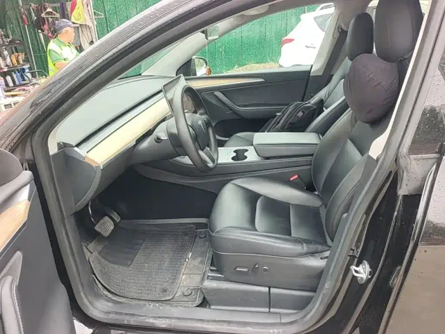 Tesla Model Y — Фото автомобиля 14