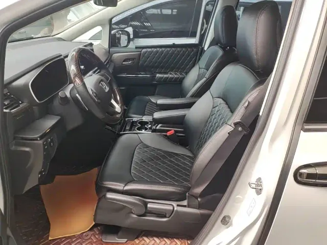Honda Odyssey — Фото автомобиля 14