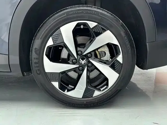 Arcfox Alpha T5 — Фото автомобиля 16
