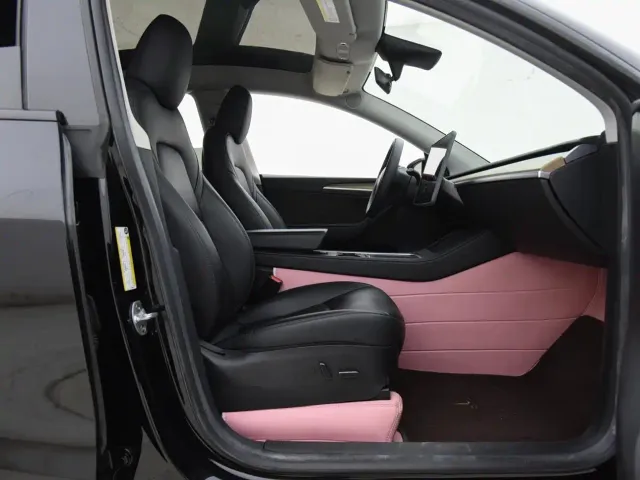 Tesla Model Y — Фото автомобиля 6