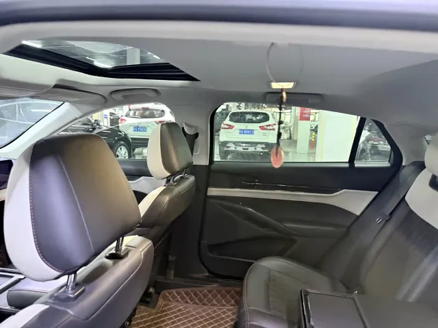 Ford Mondeo — Фото автомобиля 12