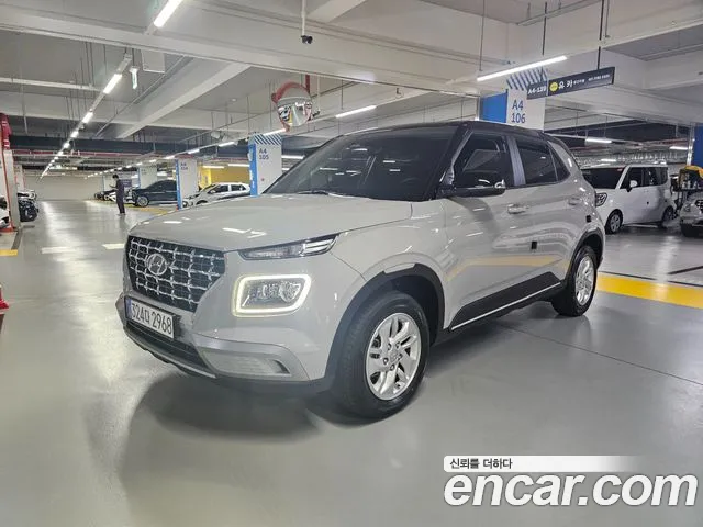 Hyundai Venue — Фото автомобиля 2