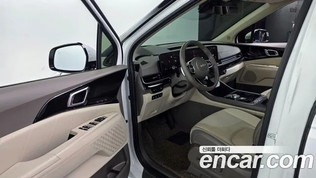 Kia Carnival Generation 4 — Фото автомобиля 15