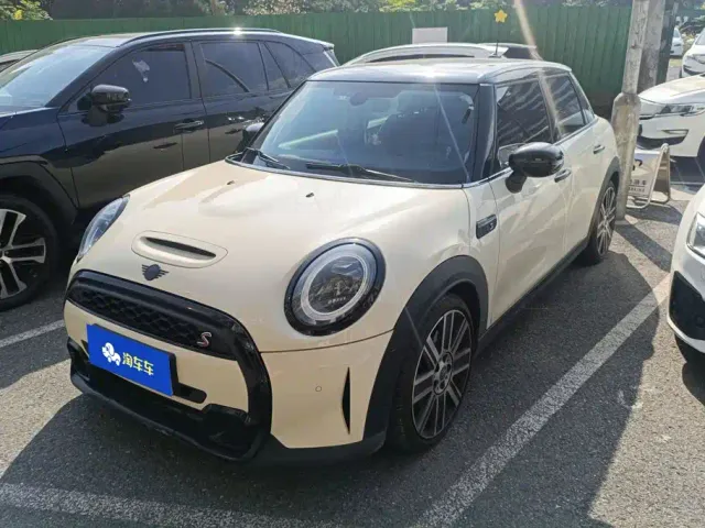 Фотография автомобиля — MINI Hatch