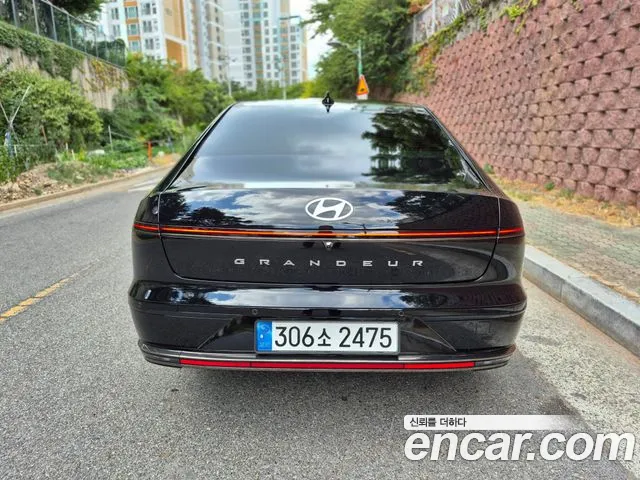 Hyundai Grandeur Grandeur (GN7) 2.5 Бензин 2WD — Фото автомобиля 4