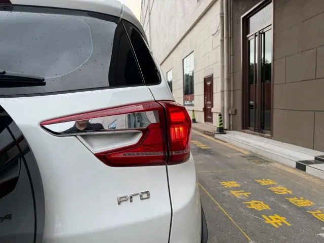 BYD Yuan Pro — Фото автомобиля 7