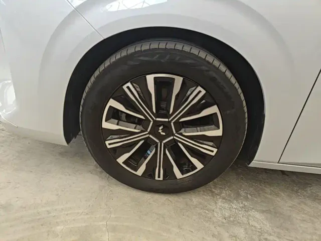 Wuling Starlight 730 — Фото автомобиля 22