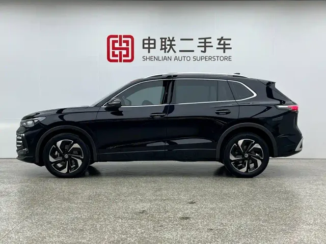 Volkswagen Tiguan L — Фото автомобиля 5