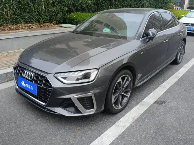 Фотография автомобиля — Audi A4L