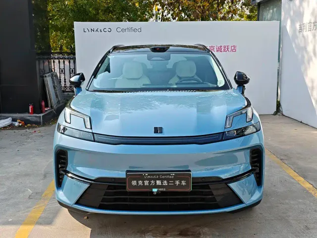 Lynk & Co 08 EM-P — Фото автомобиля 6