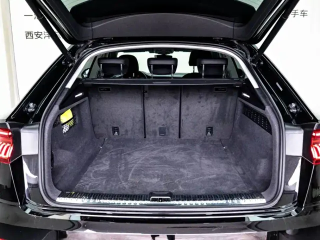 Audi Audi Q8 2023 55 TFSI Luxury Sport — Фото автомобиля 26