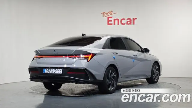 Hyundai Avante CN7 — Фото автомобиля 2