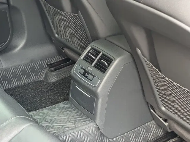 Audi A4L — Фото автомобиля 19