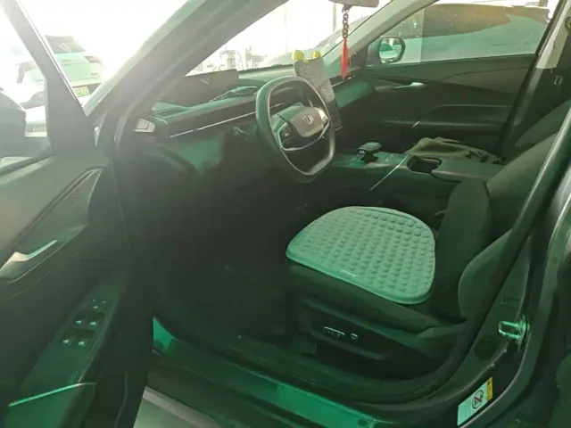 Changan Qiyuan A05 — Фото автомобиля 14