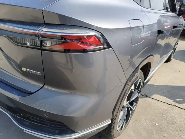 Roewe RX5 — Фото автомобиля 7