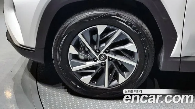 Hyundai Tucson Tucson (NX4) Дизель 2.0 2WD — Фото автомобиля 5