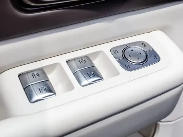 Li Auto MEGA — Фото автомобиля 13