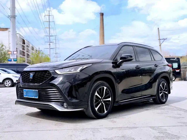 Фотография автомобиля — Toyota Crown Kluger