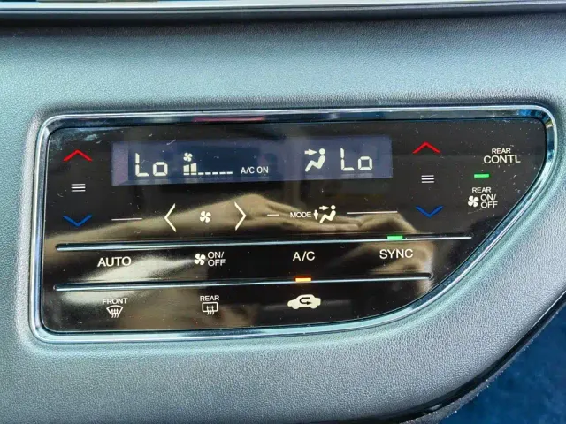 Honda Elysion — Фото автомобиля 17