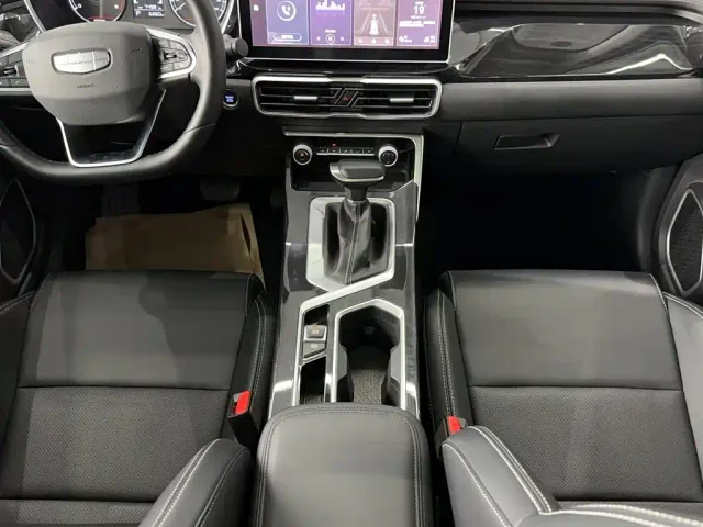 Geely Binyue — Фото автомобиля 3