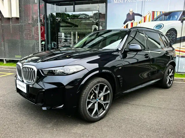Фотография автомобиля — BMW X5