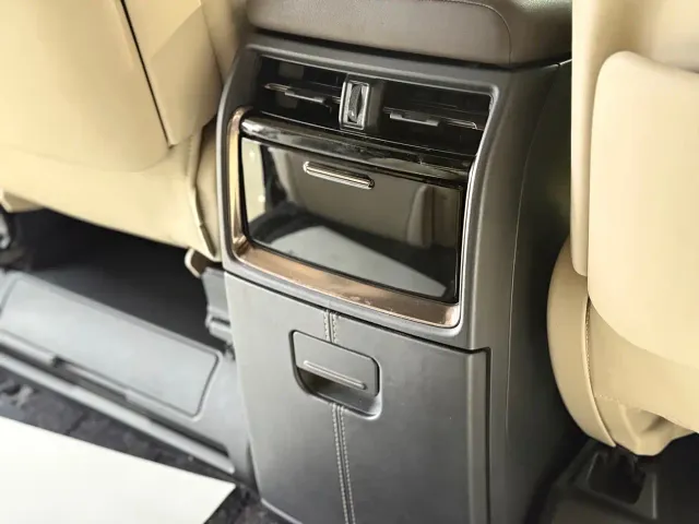 Toyota Alphard — Фото автомобиля 18