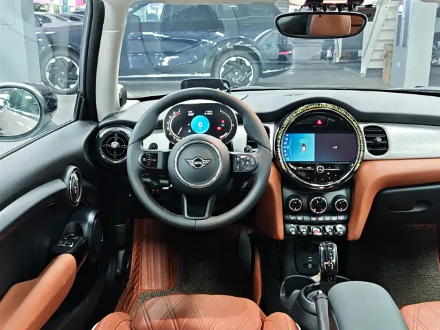 MINI Hatch — Фото автомобиля 18