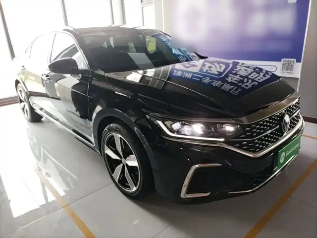 Volkswagen Passat — Фото автомобиля 3